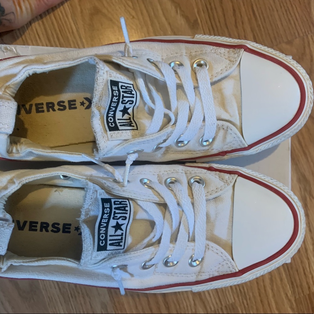 Ladies converse slip ons used but in like new great condition